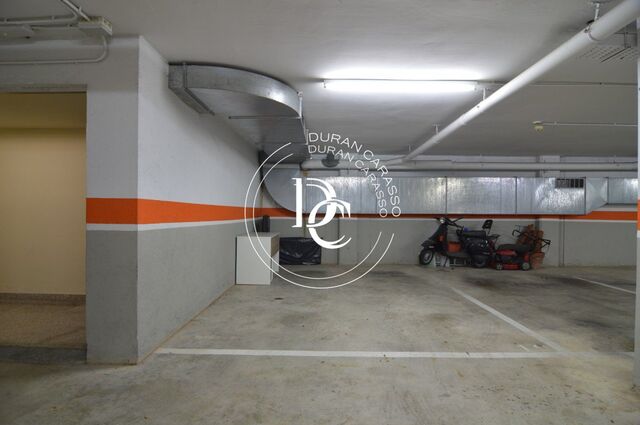 Parking for car and 6 motorcycle spaces for sale