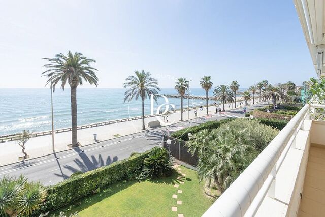 Apartment for sale on the seafront in Sitges