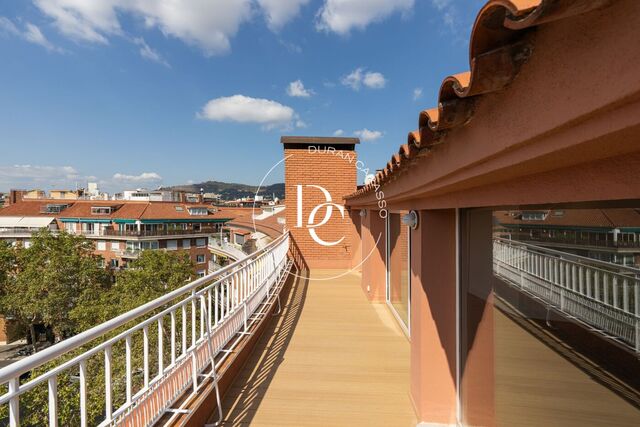 Penthouse for sale in the Turó Park area