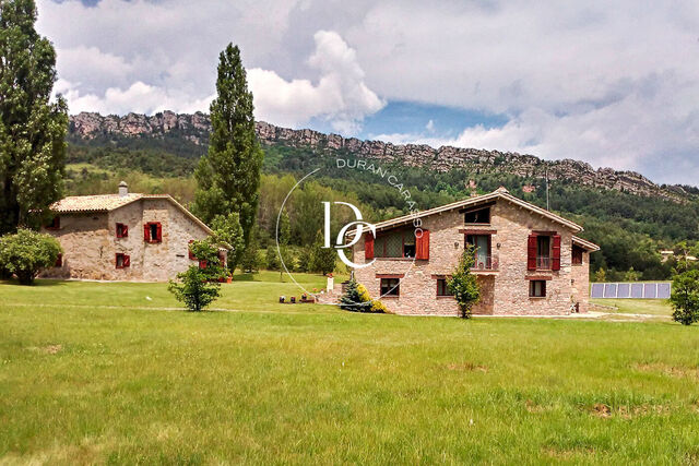 Finca with two houses for sale near Vallcebre