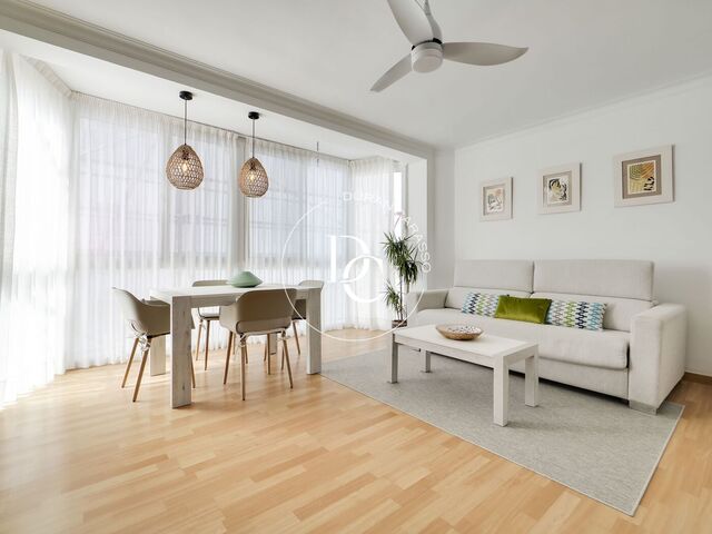 Luminoso piso reformado en venta cerca de la playa, Sitges
