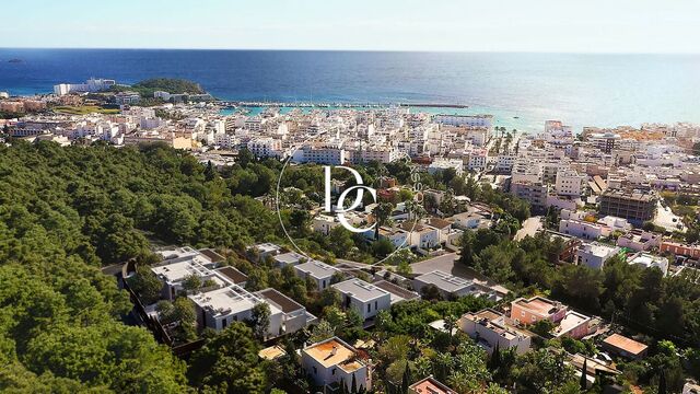 Obra nova de luxe amb vistes en venda a Santa Eulalia del Río, Eivissa