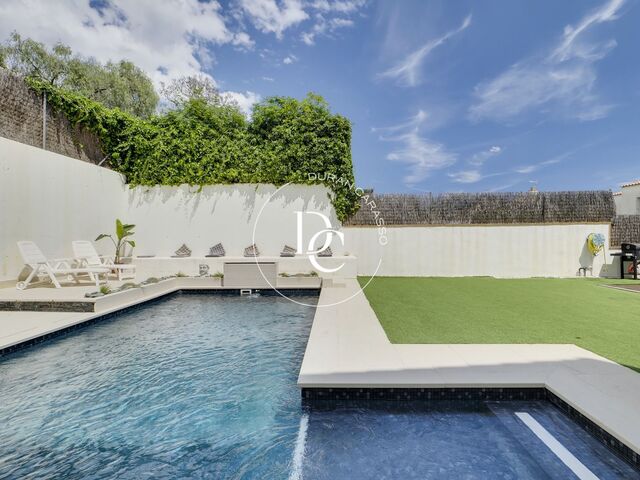 Casa de 206 m2 con piscina privada en venta en Mas Mel, Calafell
