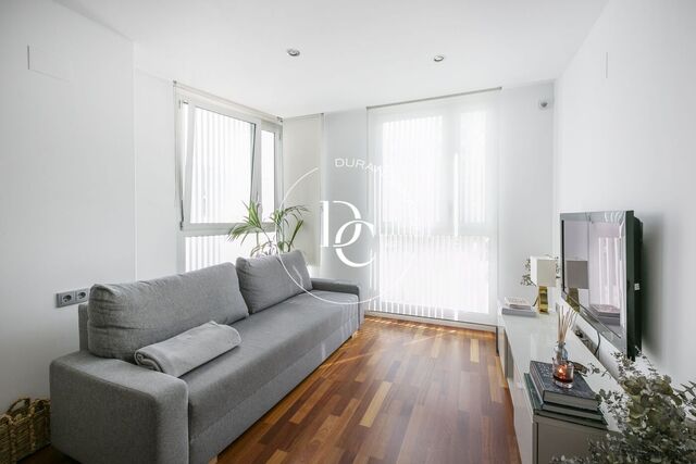 57 sqm flat with views for sale in Born, Barcelona