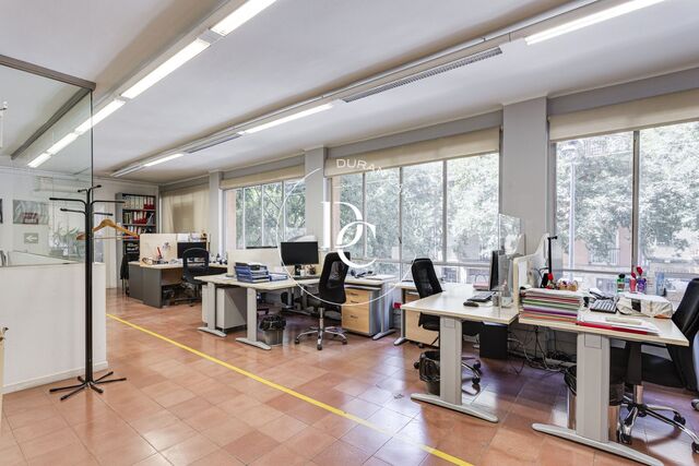 Oficina de 239 m2 en venta en Les Corts, Barcelona