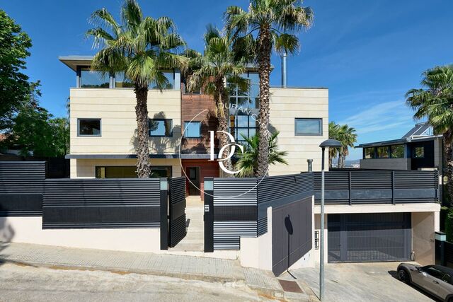 Casa de luxe amb piscina en venda a Valldoreix, Sant Cugat del Vallès