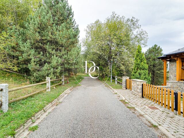 800 sqm plot for sale in Alp