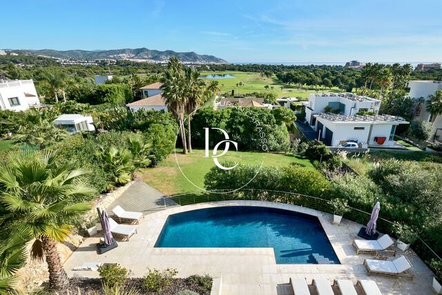 Casa de luxe de 523 m2 amb piscina i vistes en venda a Can Girona, Sitges