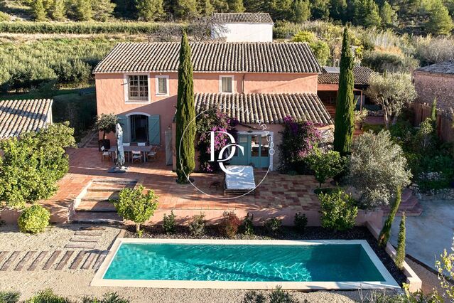 Casa de luxe de 360 m2 amb piscina i vistes en venda a Vilafranca del Penedès