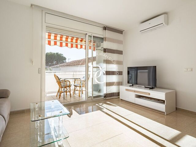 3 bedroom apartment on the second line of the sea in Segur de Calafell