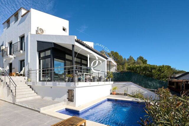 Moderna villa en venta en Vallpineda, Sitges