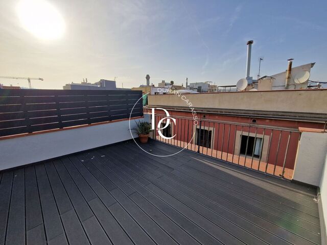 111 sqm Penthouse with views for sale in El Gòtic, Barcelona