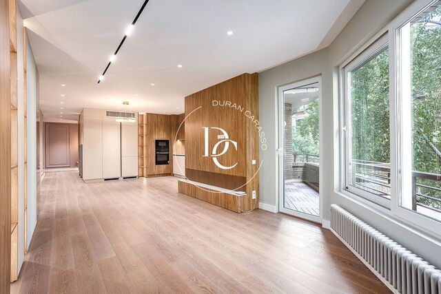 147 sqm luxury flat with views and terrace for sale in La Dreta de l'Eixample, Barcelona