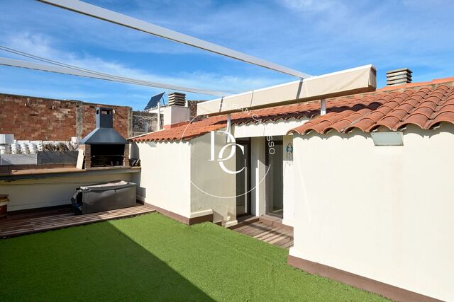 Bright centrally located duplex penthouse to live or as investment