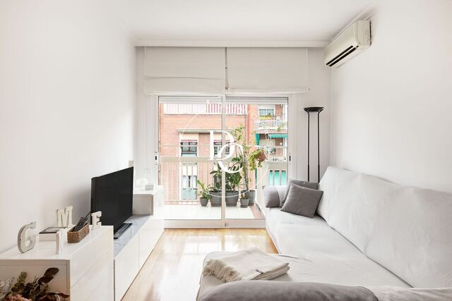 Magnífico ático con terraza en venta en Sagrada Familia