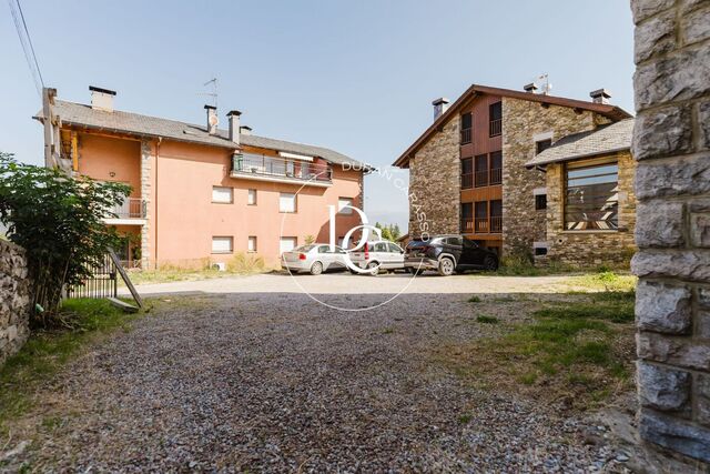 Plot for sale in Alp