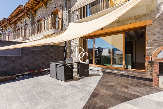 Beautiful townhouse for sale in Puigcerdà