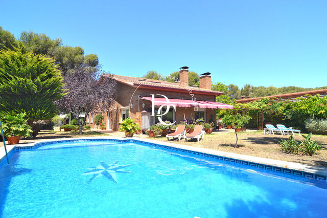 House for sale with garden in L' Aragai