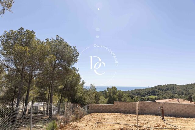 Parcela en venta con vistas al mar en Can Girona en Sitges